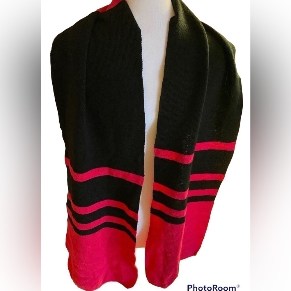 T-Mobile Tuesday’s Pink and Black Scarf